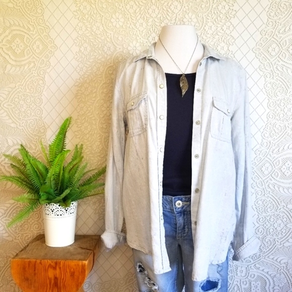 AE Chambray Boyfriend Shirt - Picture 2 of 11